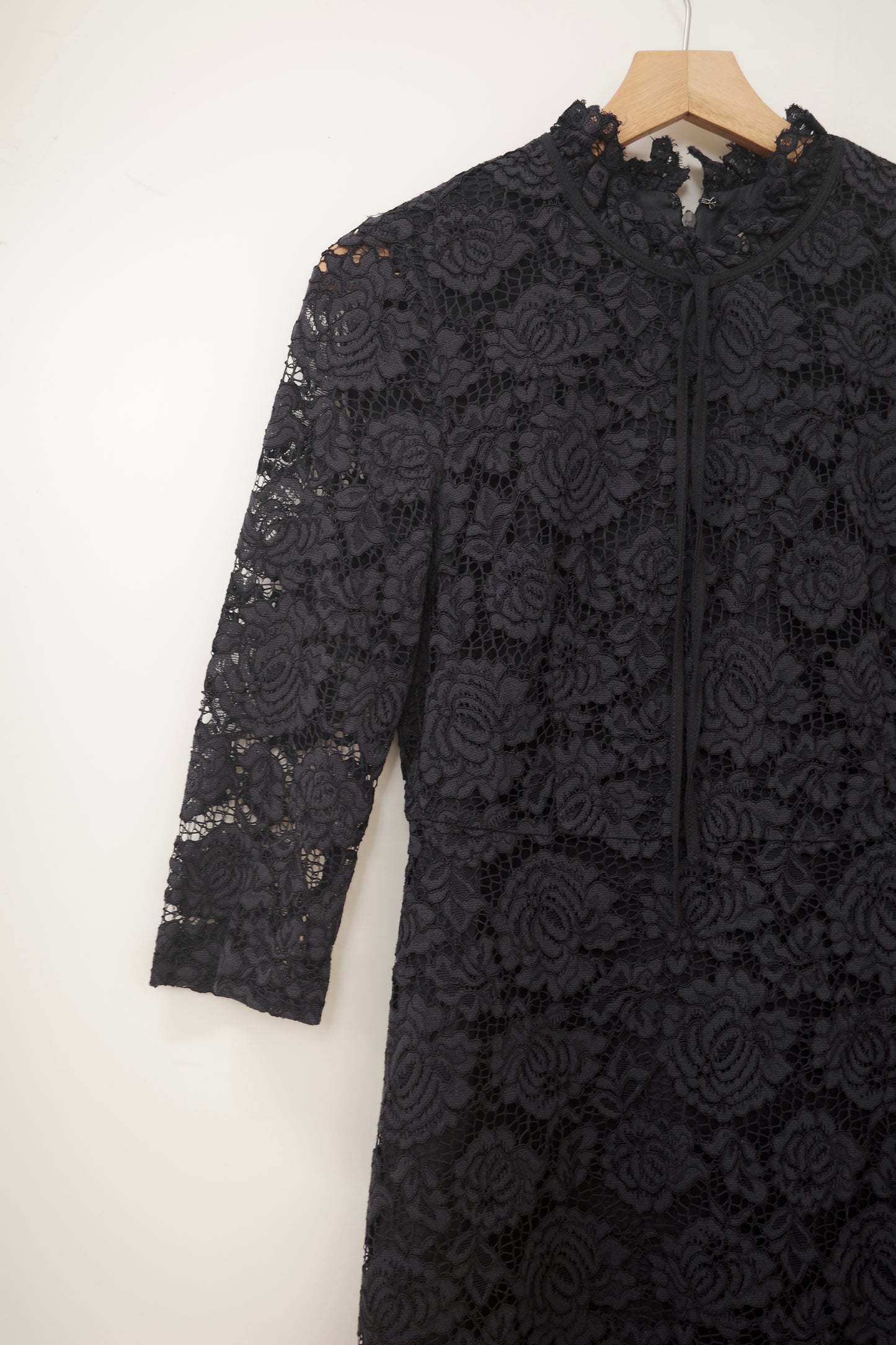 VINTAGE lace dress