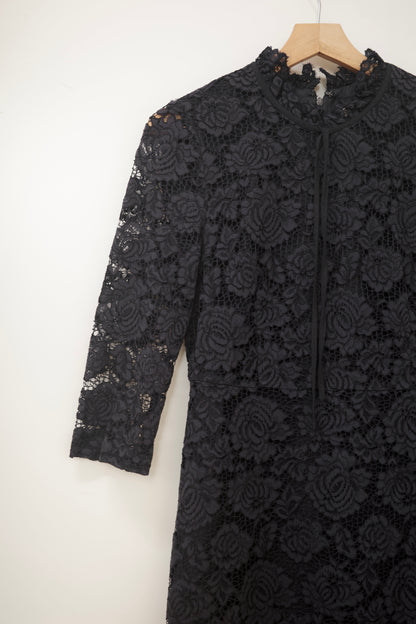 VINTAGE lace dress