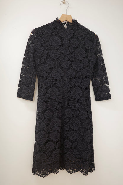 VINTAGE lace dress