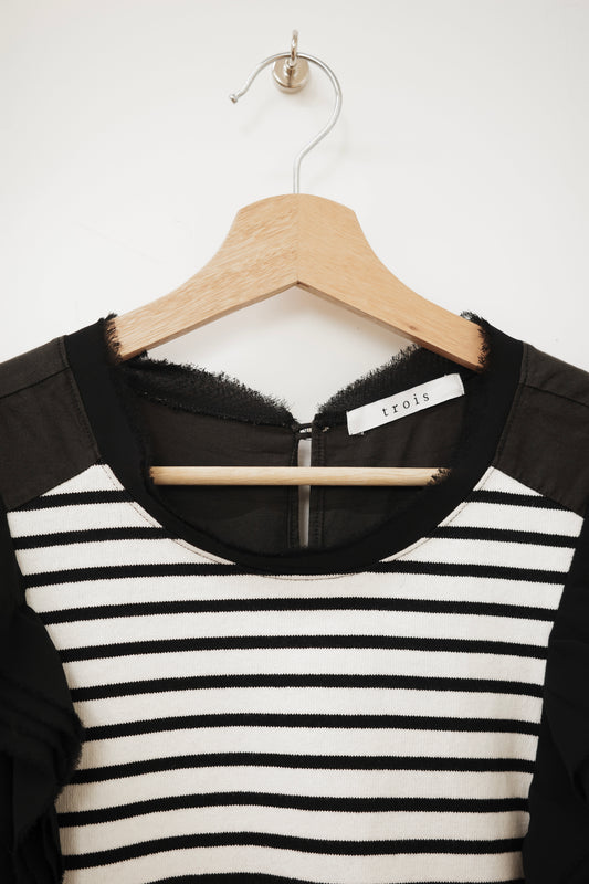 TROIS sleeveless